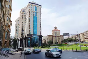 Satılır Yeni Tikili Elmler Akademiyasıda