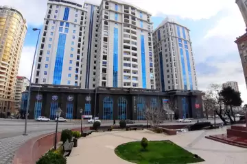 Satılır Yeni Tikili Elmler Akademiyasıda