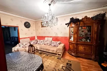 Satılır Köhnə Tikili 7-ci Mikrorayonda