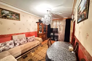 Satılır Köhnə Tikili 7-ci Mikrorayonda