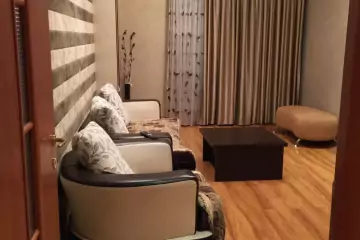 Satılır Yeni Tikili Heydər əliyev Mərkəzində