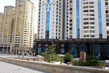 Satılır Yeni Tikili Elmler Akademiyasıda