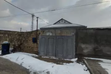 Satılır Həyət Evi Binədə 