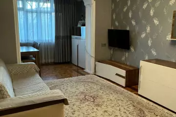 Satılır Köhnə Tikili Elmler Akademiyasıda