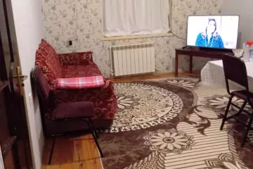 Satılır Həyət Evi Binədə