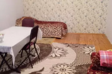 Satılır Həyət Evi Binədə