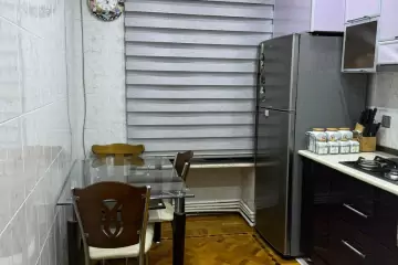 Satılır Köhnə Tikili Elmler Akademiyasıda