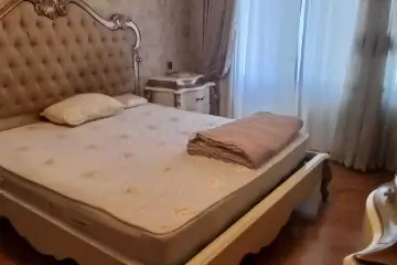 Satılır Köhnə Tikili İzmir Parkı