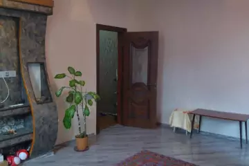Satılır Köhnə Tikili Biləcəridə