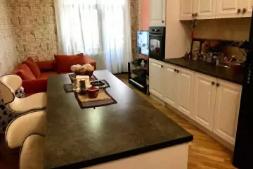 Satılır Yeni Tikili Nəsimi Bazarında