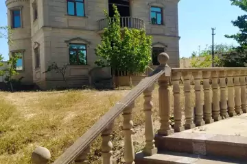 Satılır Bağ Evi Novxanıda