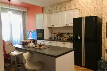 Satılır Yeni Tikili Nəsimi Bazarında
