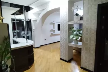 Satılır Yeni Tikili Bakıxanovda
