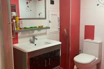 Satılır Köhnə Tikili Heydər əliyev Parkıda