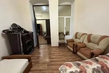 Aylıq Kirayə Köhnə Tikili Beşmərtəbədə
