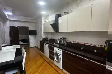 Satılır Yeni Tikili 6-cı Mikrorayonda