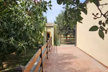 Satılır Həyət Evi Buzovnada