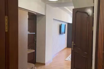 Satılır Köhnə Tikili Heydər əliyev Parkıda