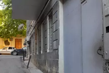 Aylıq Kirayə Köhnə Tikili Beşmərtəbədə