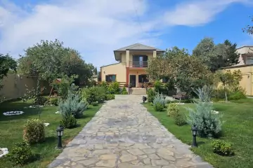 Satılır Həyət Evi Buzovnada