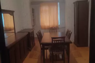 Satılır Köhnə Tikili Biləcəridə