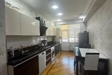 Satılır Yeni Tikili 6-cı Mikrorayonda