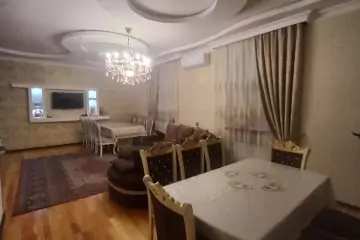 Satılır Həyət Evi Binədə