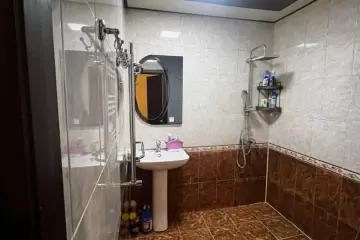 Satılır Yeni Tikili Xalqlar Dostluğuda