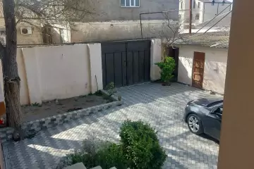 Satılır Həyət Evi Binədə