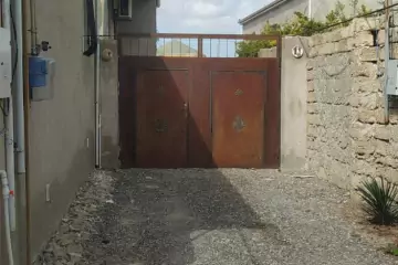 Satılır Həyət Evi Binədə