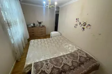 Satılır Köhnə Tikili Elmler Akademiyasıda