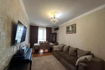 Satılır Köhnə Tikili Xəzər Univermağıda