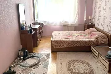 Satılır Köhnə Tikili 5-ci Mikrorayonda