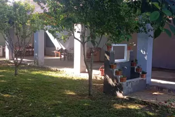 Günlük Kirayə Bağ Evi Vəndam Qəsəbəsində