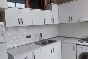 Aylıq Kirayə Yeni Tikili 4-cü Mikrorayonda