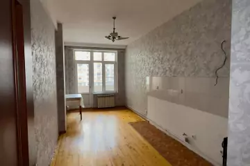 Satılır Yeni Tikili 8-ci Kilometrdə