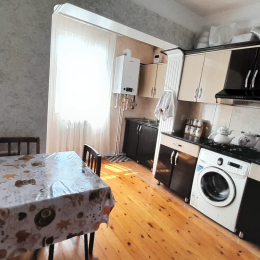 Satılır 2 otaqlı Köhnə Tikili 60 m², Bakıxanov