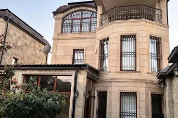 Satılır Həyət Evi Bakıda 