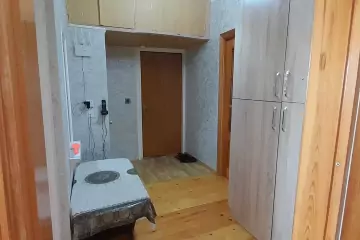 Satılır Köhnə Tikili Bakıxanovda