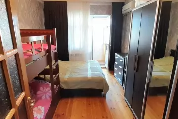 Satılır Köhnə Tikili Bakıxanovda