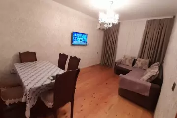 Satılır Köhnə Tikili Bakıxanovda