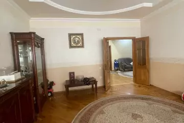 Satılır Yeni Tikili Heydər əliyev Mərkəzində