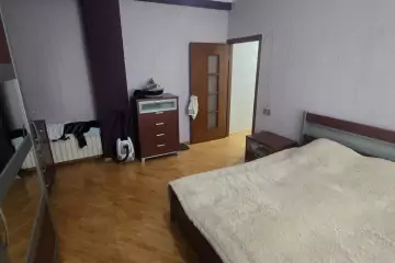 Satılır Yeni Tikili Elmler Akademiyasıda