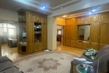 Satılır Yeni Tikili Heydər əliyev Mərkəzində