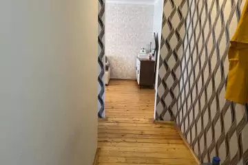 Satılır Köhnə Tikili Elmler Akademiyasıda