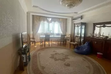 Satılır Yeni Tikili Heydər əliyev Mərkəzində