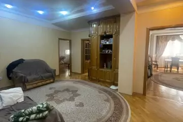Satılır Yeni Tikili Heydər əliyev Mərkəzində