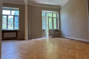 Satılır Köhnə Tikili İçərişəhərdə