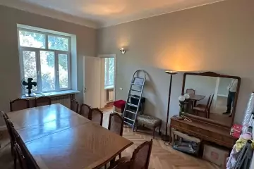 Satılır Köhnə Tikili İçərişəhərdə