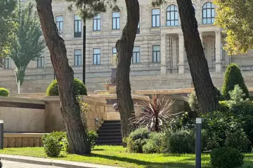 Satılır Köhnə Tikili İçərişəhərdə